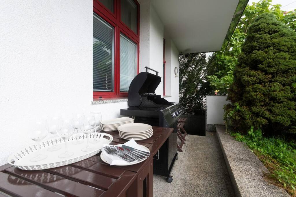 Unique Apartment With Private Pool, Cinema, Spa Prague Exterior photo